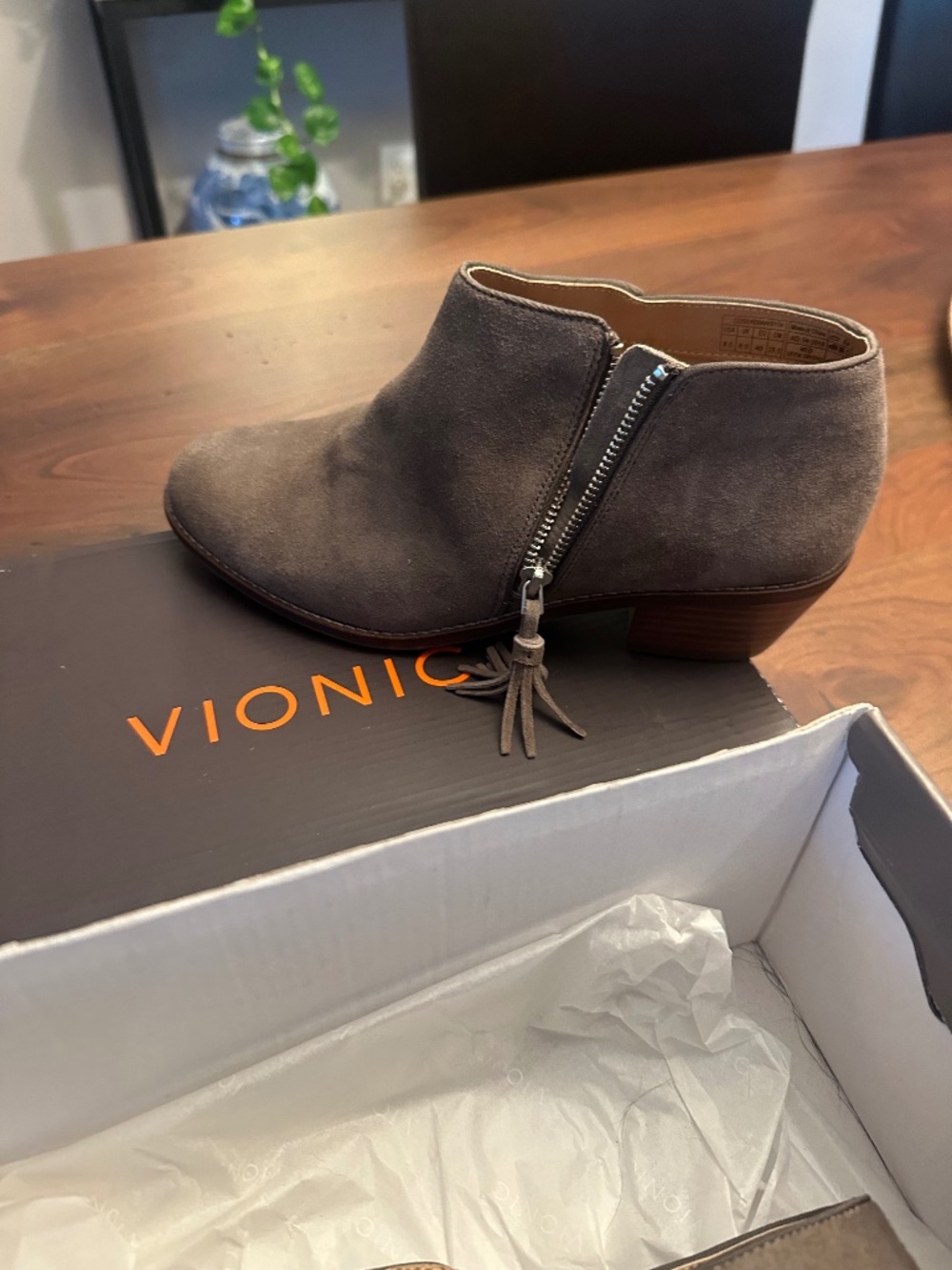 Vionic booties